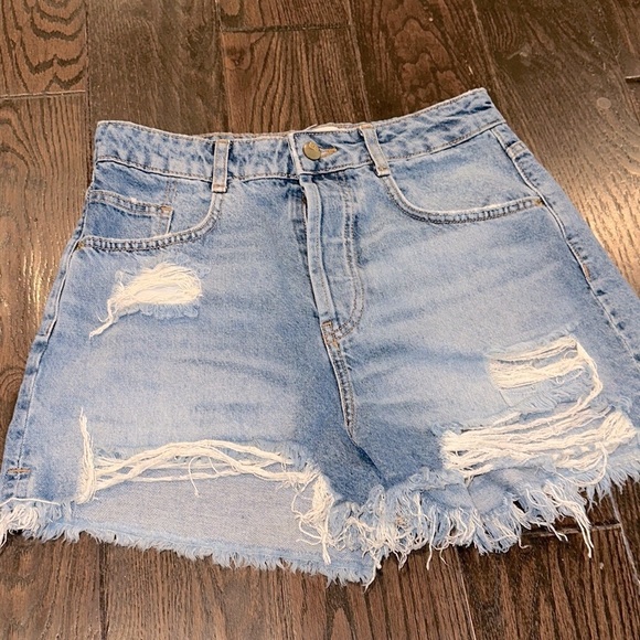 Zara Blue Distressed Jean Shorts size 6 - Picture 2 of 5